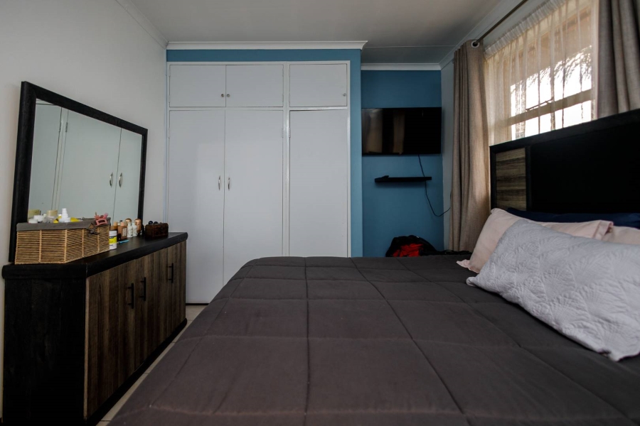 2 Bedroom Property for Sale in Brackenhurst Gauteng