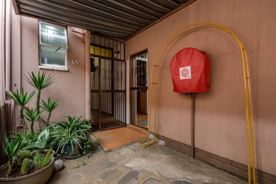 2 Bedroom Property for Sale in Brackenhurst Gauteng