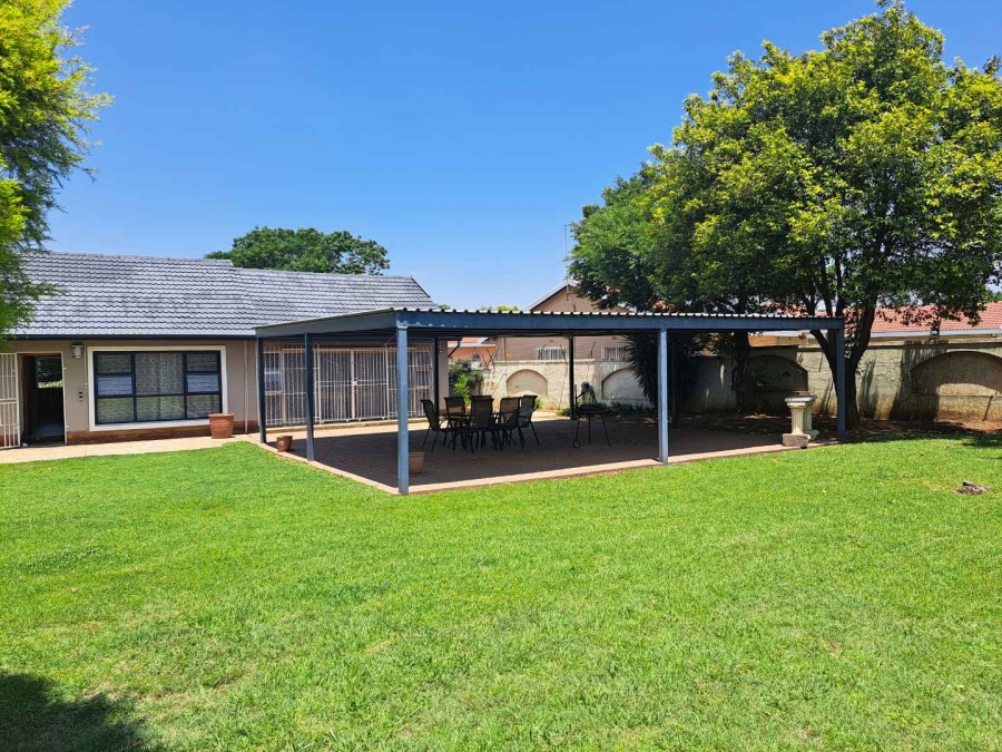 To Let 3 Bedroom Property for Rent in Brackenhurst Gauteng