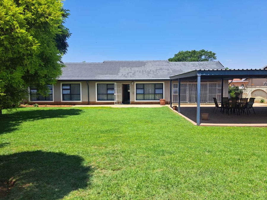 To Let 3 Bedroom Property for Rent in Brackenhurst Gauteng