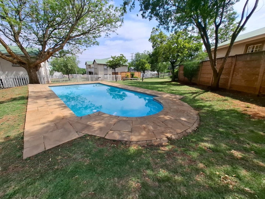 2 Bedroom Property for Sale in Olympus AH Gauteng