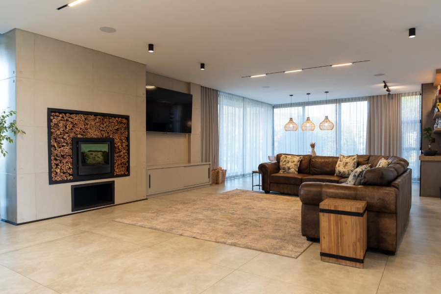 4 Bedroom Property for Sale in Eye of Africa Gauteng