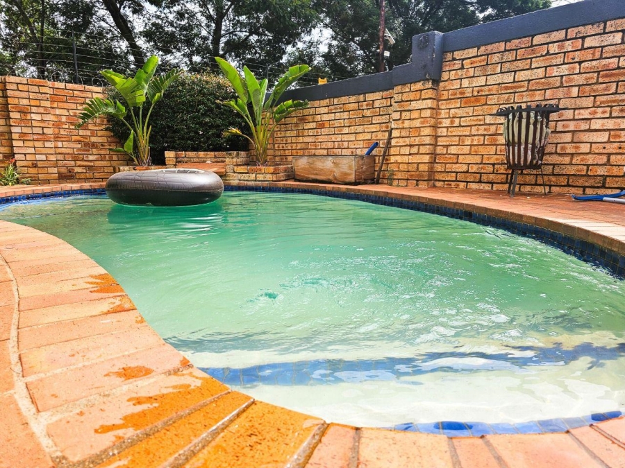 2 Bedroom Property for Sale in Wilgeheuwel Gauteng