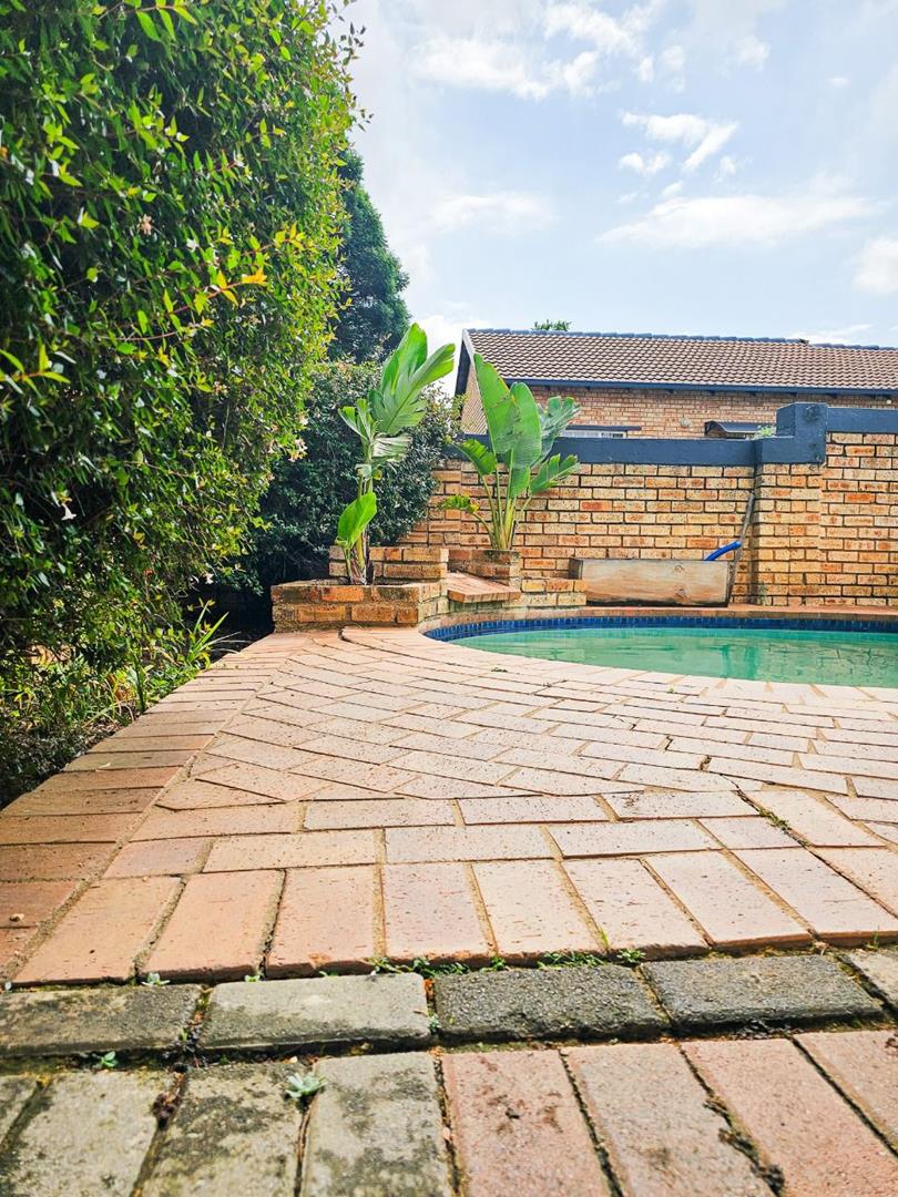 2 Bedroom Property for Sale in Wilgeheuwel Gauteng