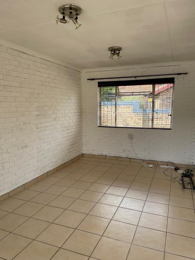 2 Bedroom Property for Sale in Wilgeheuwel Gauteng