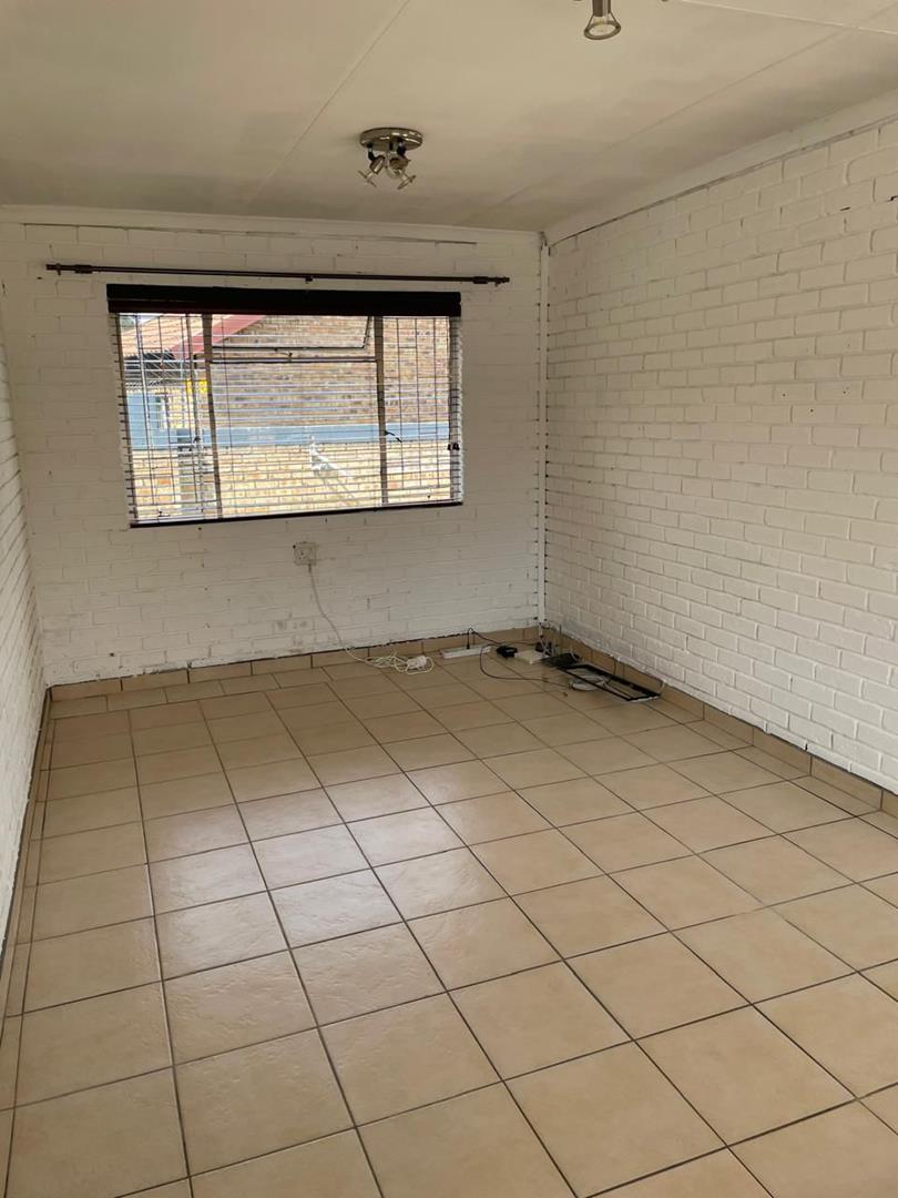 2 Bedroom Property for Sale in Wilgeheuwel Gauteng