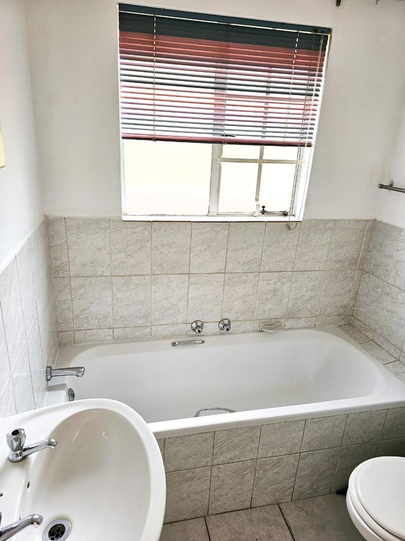 2 Bedroom Property for Sale in Wilgeheuwel Gauteng