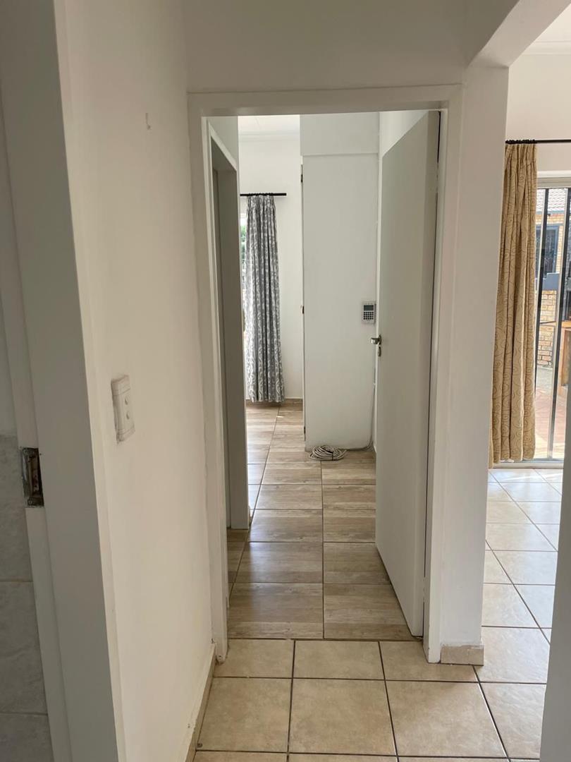 2 Bedroom Property for Sale in Wilgeheuwel Gauteng