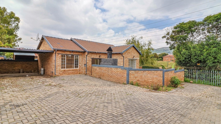 2 Bedroom Property for Sale in Wilgeheuwel Gauteng