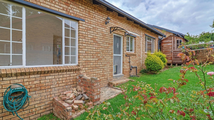 2 Bedroom Property for Sale in Wilgeheuwel Gauteng