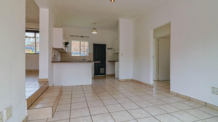 2 Bedroom Property for Sale in Wilgeheuwel Gauteng