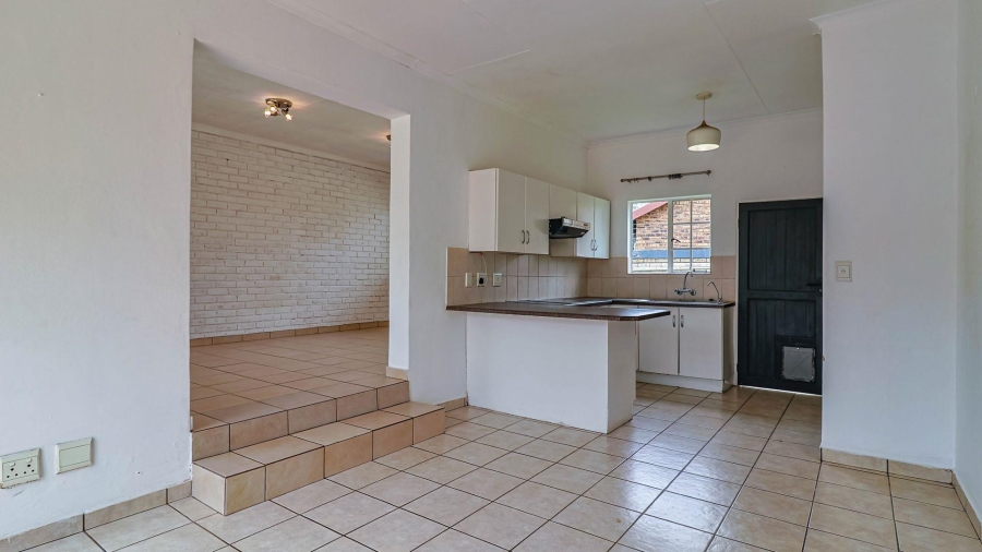 2 Bedroom Property for Sale in Wilgeheuwel Gauteng