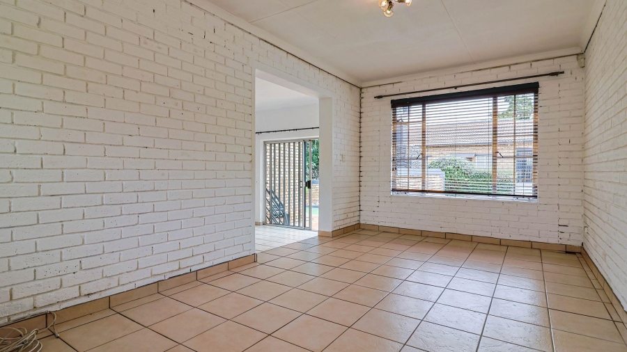 2 Bedroom Property for Sale in Wilgeheuwel Gauteng