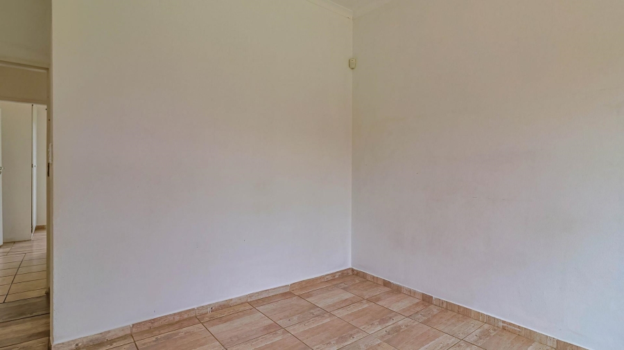 2 Bedroom Property for Sale in Wilgeheuwel Gauteng