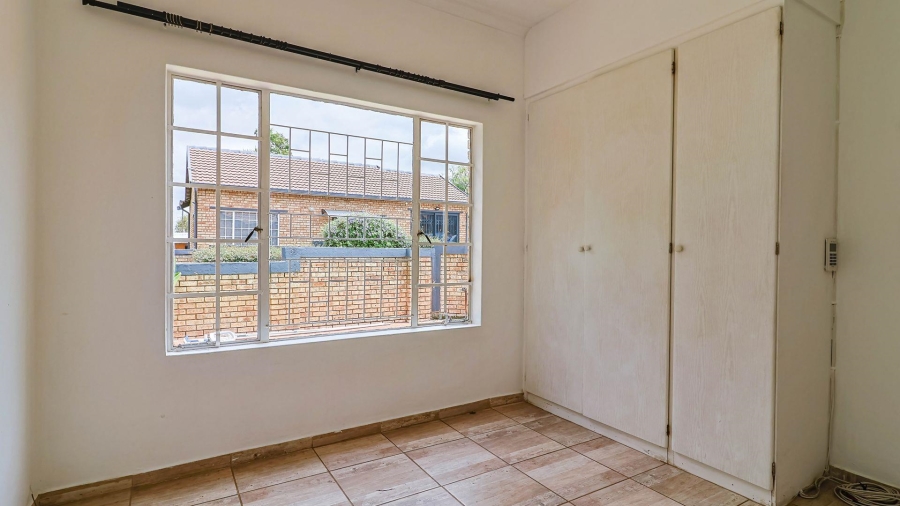2 Bedroom Property for Sale in Wilgeheuwel Gauteng