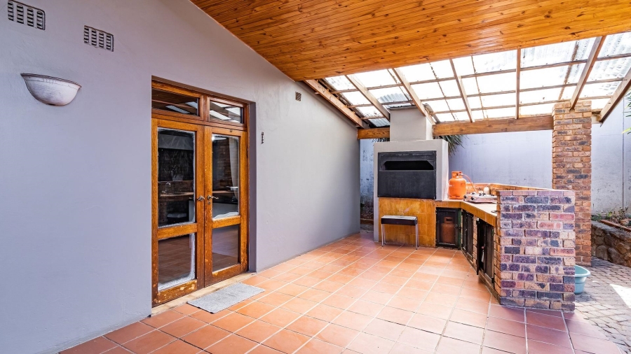 4 Bedroom Property for Sale in Fairland Gauteng