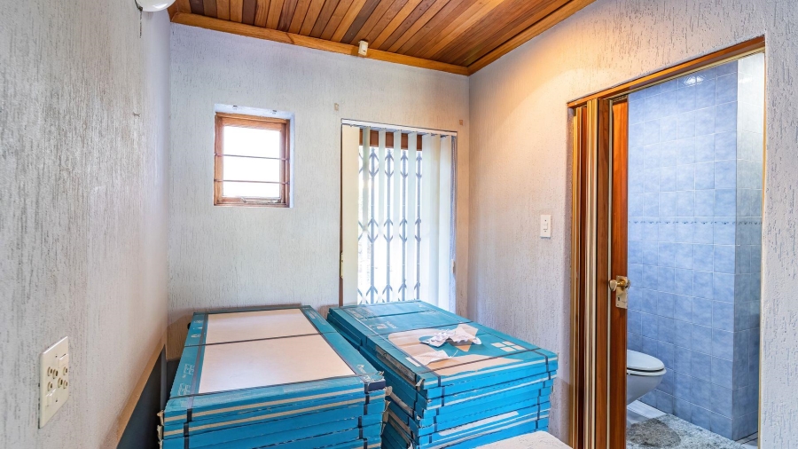 4 Bedroom Property for Sale in Fairland Gauteng