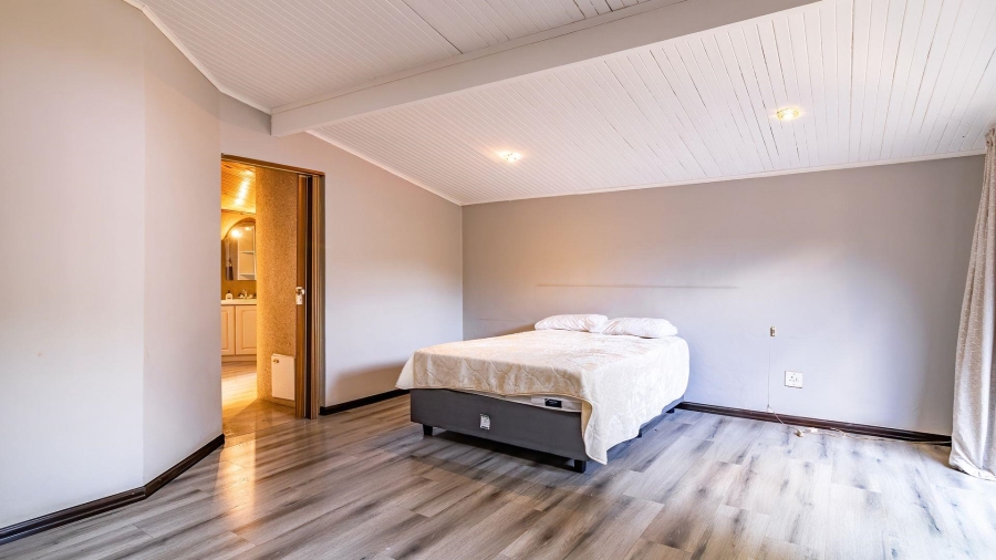 4 Bedroom Property for Sale in Fairland Gauteng