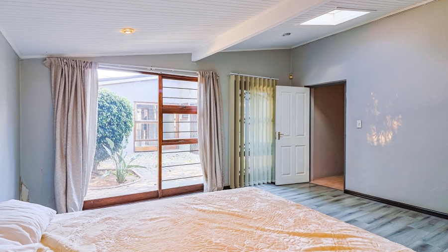 4 Bedroom Property for Sale in Fairland Gauteng