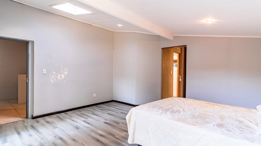 4 Bedroom Property for Sale in Fairland Gauteng