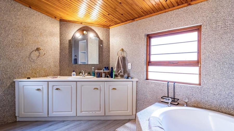 4 Bedroom Property for Sale in Fairland Gauteng