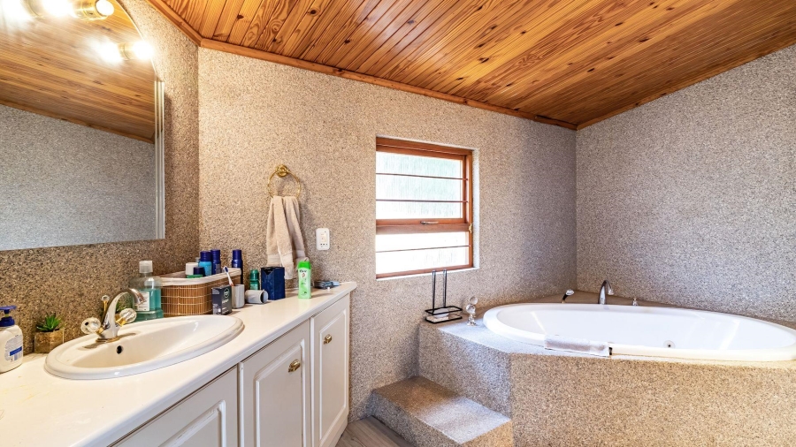 4 Bedroom Property for Sale in Fairland Gauteng