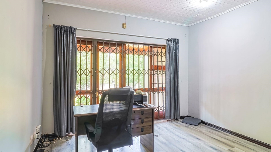 4 Bedroom Property for Sale in Fairland Gauteng