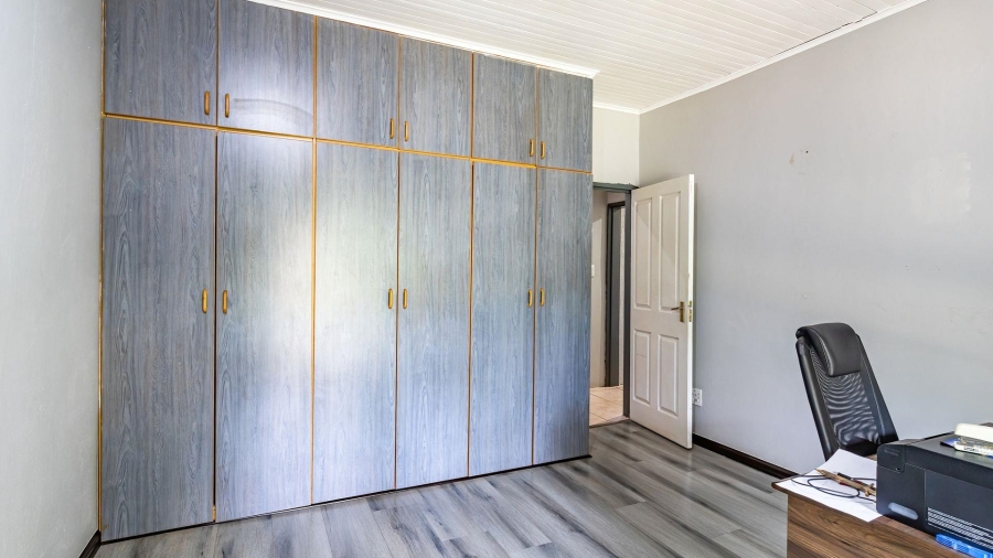 4 Bedroom Property for Sale in Fairland Gauteng