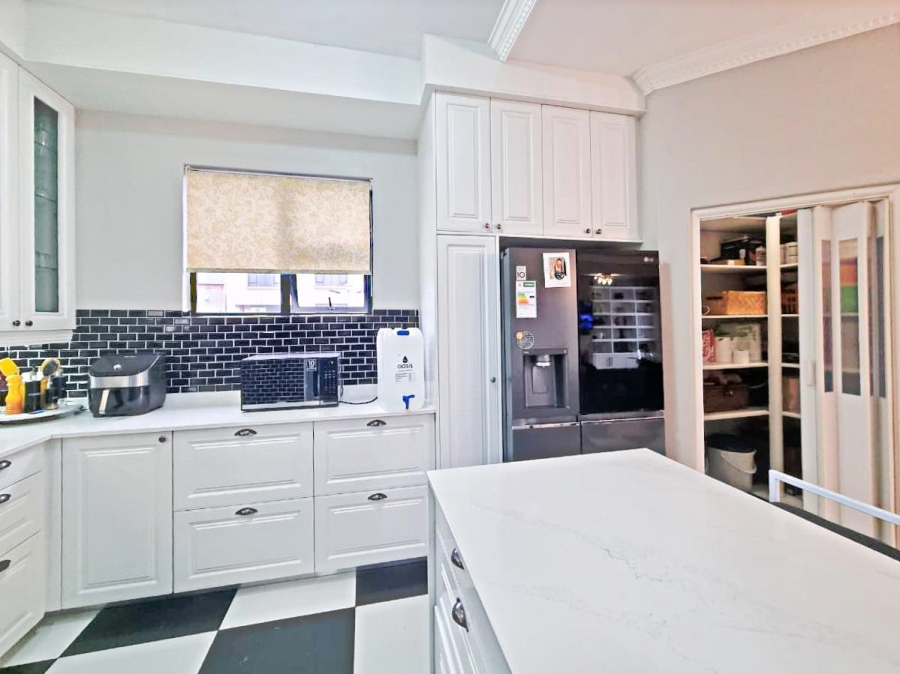 4 Bedroom Property for Sale in Olympus AH Gauteng