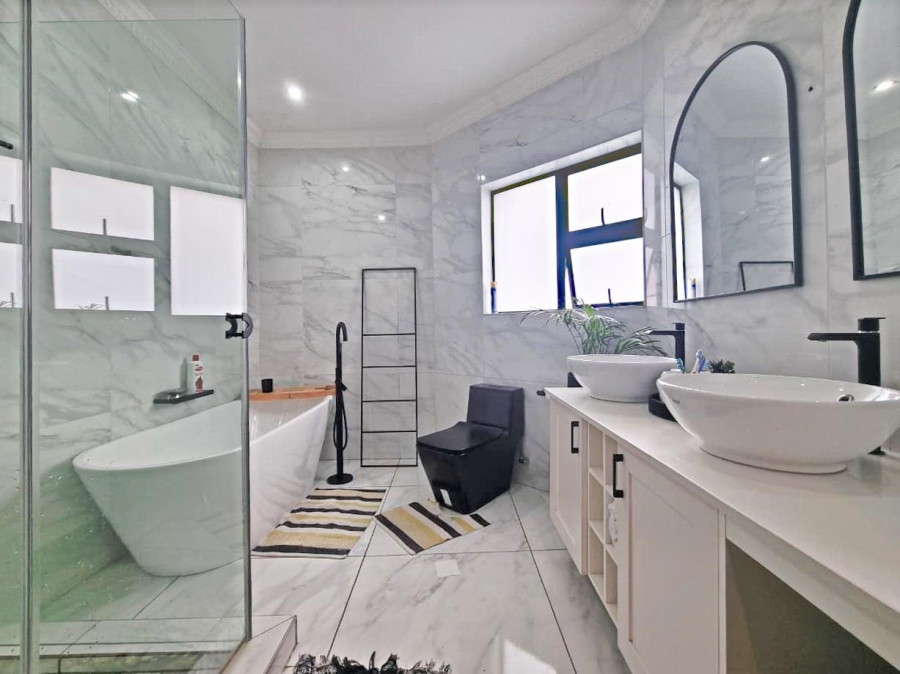 4 Bedroom Property for Sale in Olympus AH Gauteng