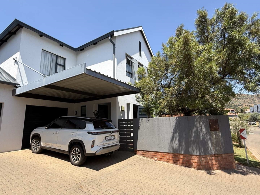 3 Bedroom Property for Sale in Pinehaven Gauteng