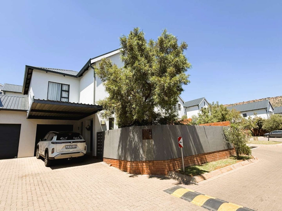 3 Bedroom Property for Sale in Pinehaven Gauteng