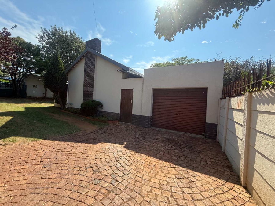 3 Bedroom Property for Sale in Discovery Gauteng