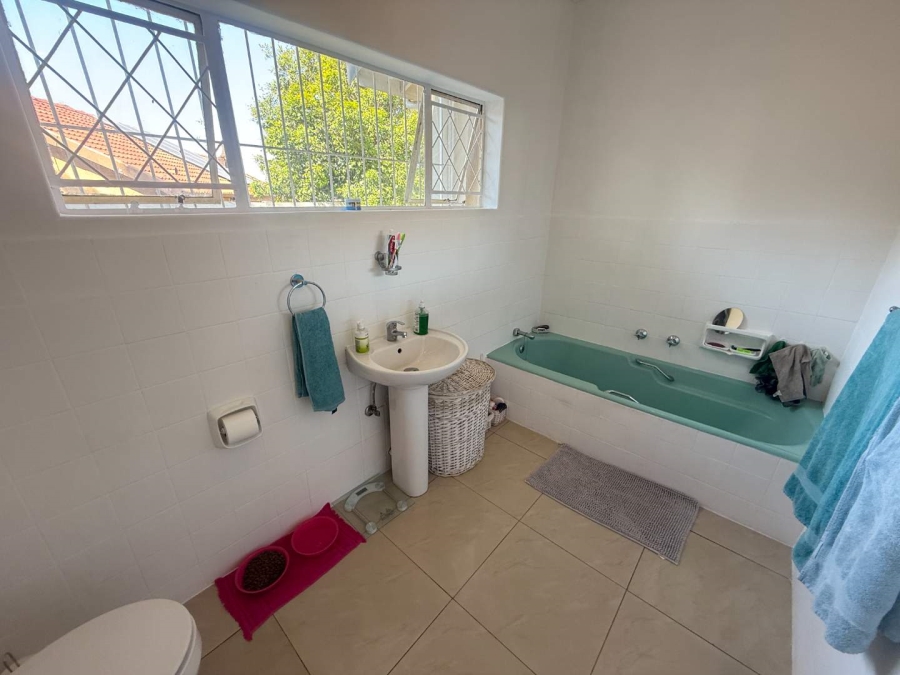 3 Bedroom Property for Sale in Discovery Gauteng