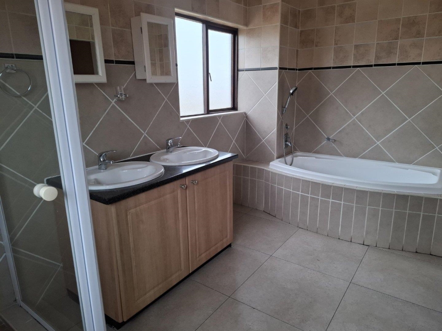 3 Bedroom Property for Sale in Rua Vista Gauteng