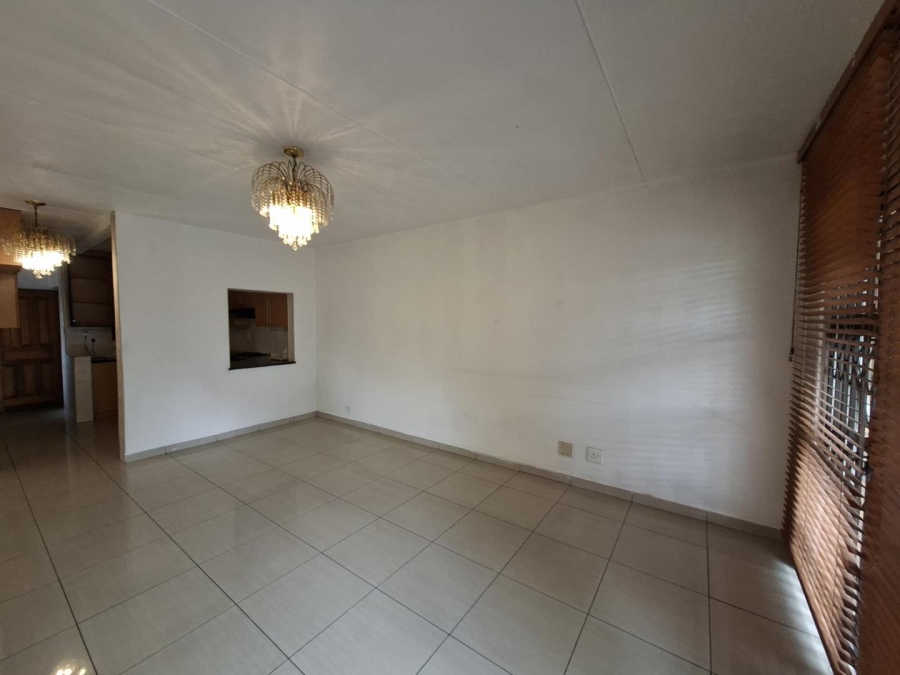 To Let 2 Bedroom Property for Rent in Buccleuch Gauteng