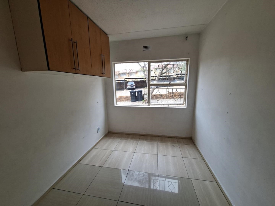 To Let 2 Bedroom Property for Rent in Buccleuch Gauteng