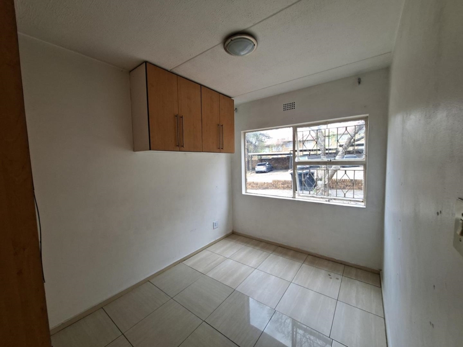 To Let 2 Bedroom Property for Rent in Buccleuch Gauteng