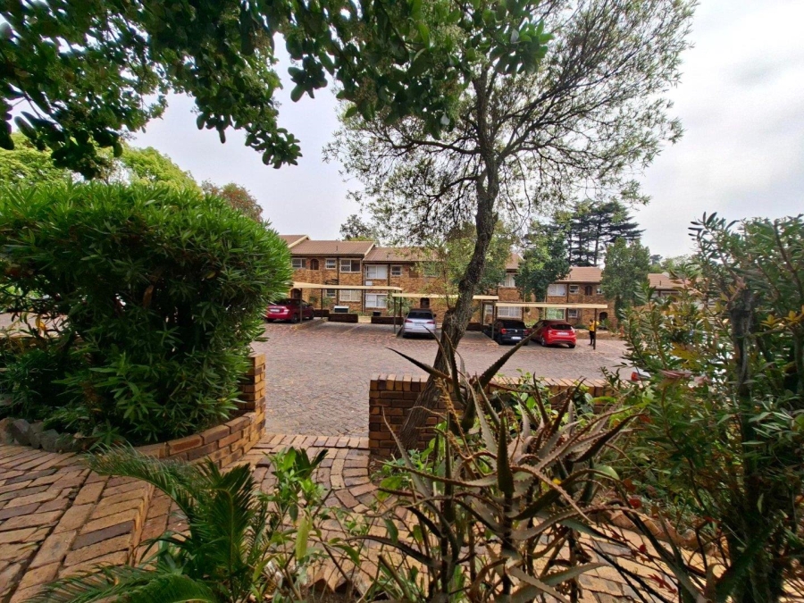 To Let 2 Bedroom Property for Rent in Buccleuch Gauteng