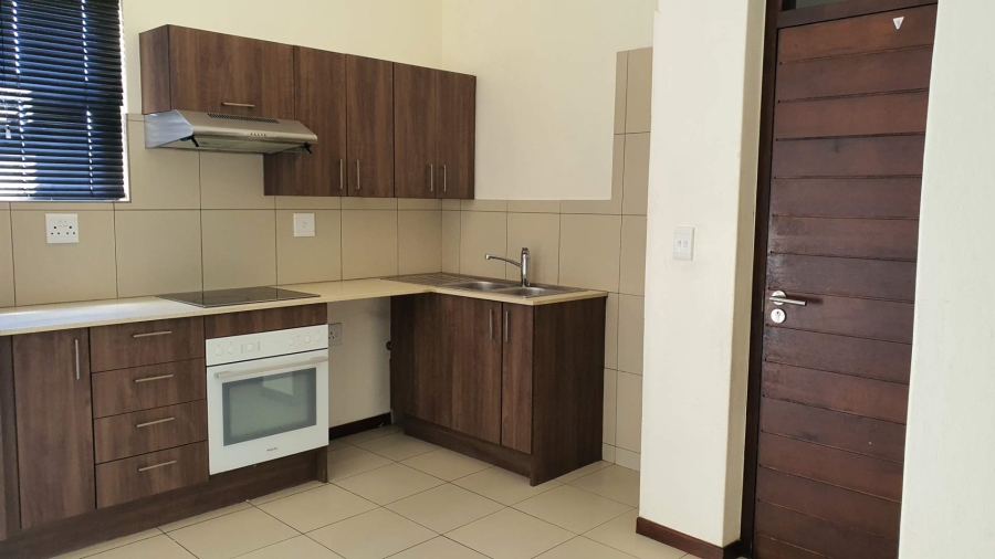 To Let 2 Bedroom Property for Rent in Jackal Creek Golf Estate Gauteng