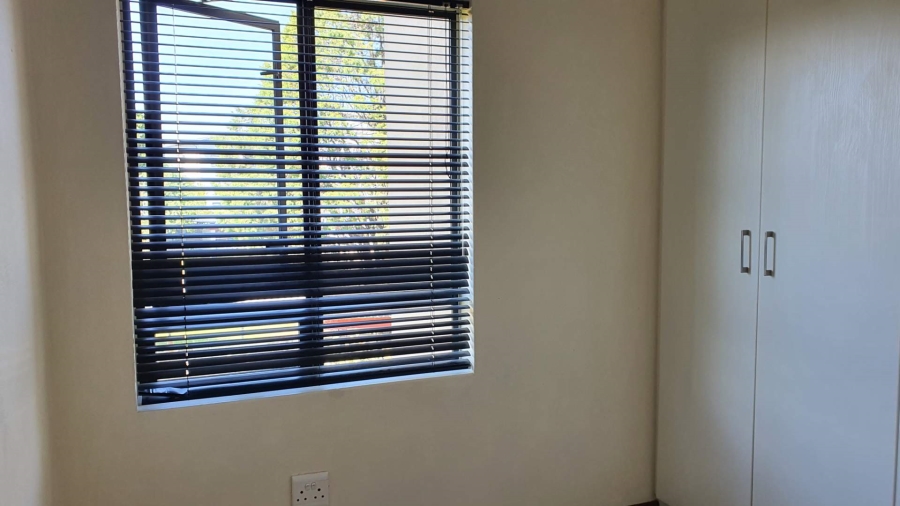 To Let 2 Bedroom Property for Rent in Jackal Creek Golf Estate Gauteng