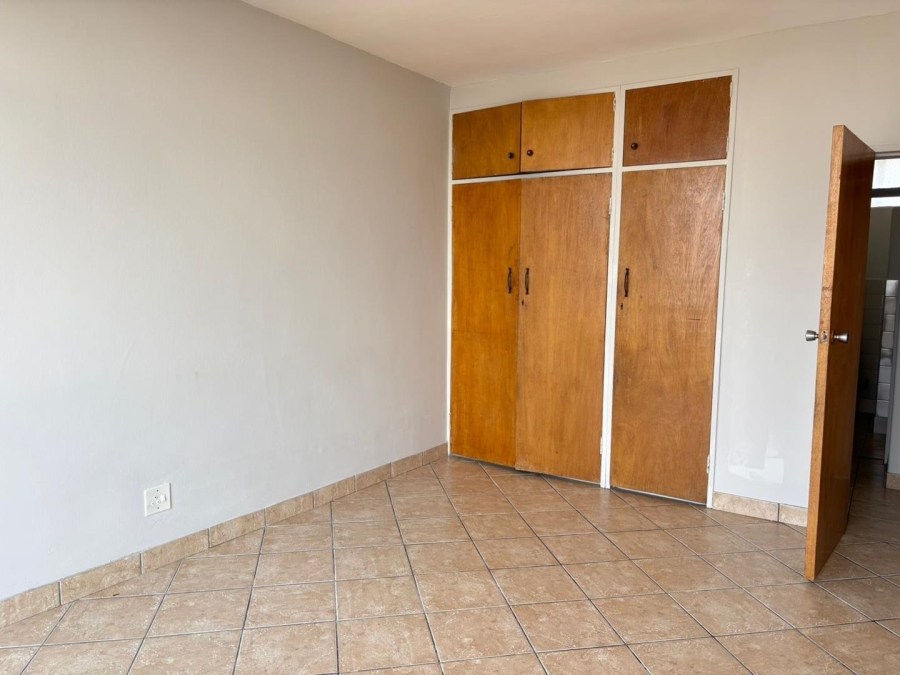 To Let 2 Bedroom Property for Rent in Constantia Kloof Gauteng