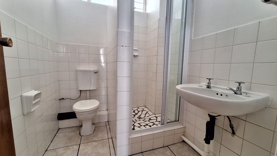 To Let 2 Bedroom Property for Rent in Constantia Kloof Gauteng
