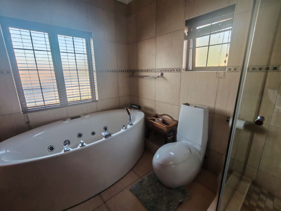 4 Bedroom Property for Sale in Wierdapark Gauteng