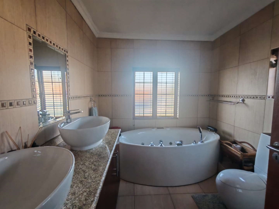 4 Bedroom Property for Sale in Wierdapark Gauteng