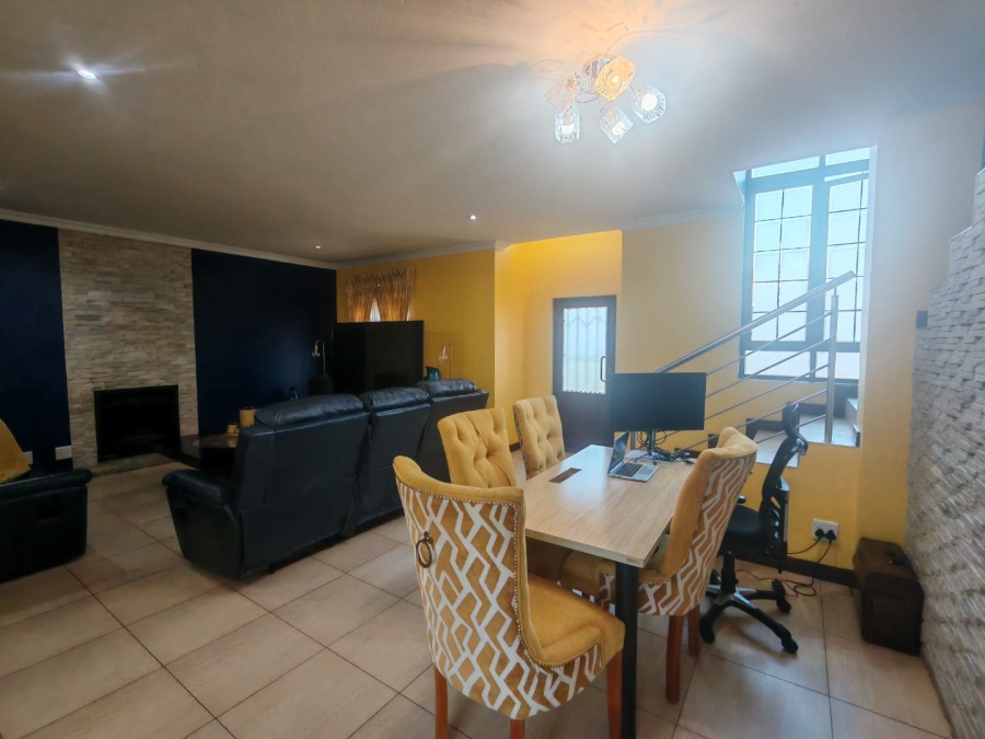 4 Bedroom Property for Sale in Wierdapark Gauteng