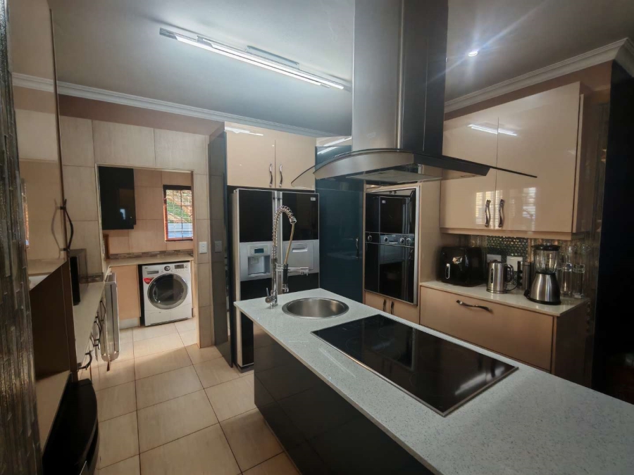 4 Bedroom Property for Sale in Wierdapark Gauteng