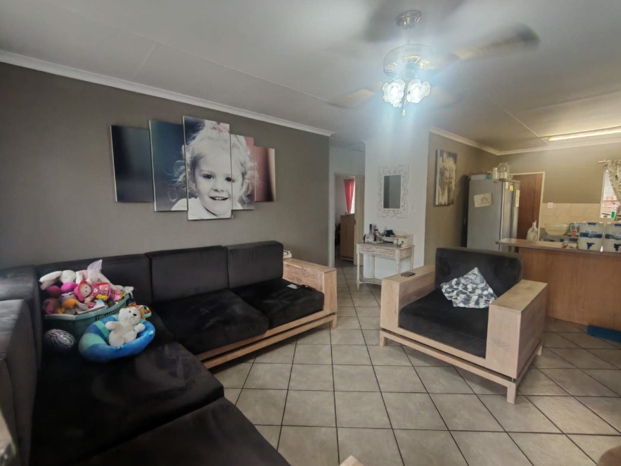 2 Bedroom Property for Sale in Rooihuiskraal North Gauteng