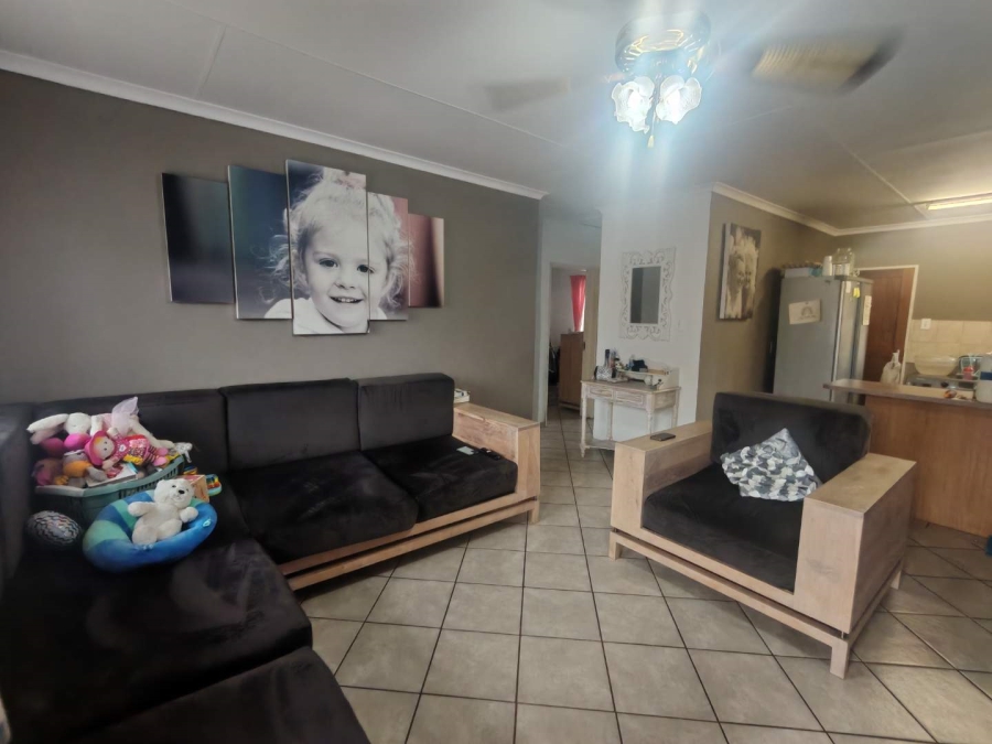 2 Bedroom Property for Sale in Rooihuiskraal North Gauteng