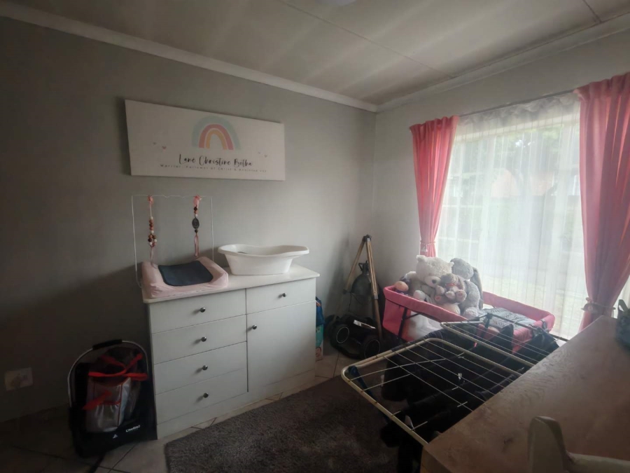 2 Bedroom Property for Sale in Rooihuiskraal North Gauteng